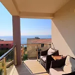 בית נופש Sea View In Cara